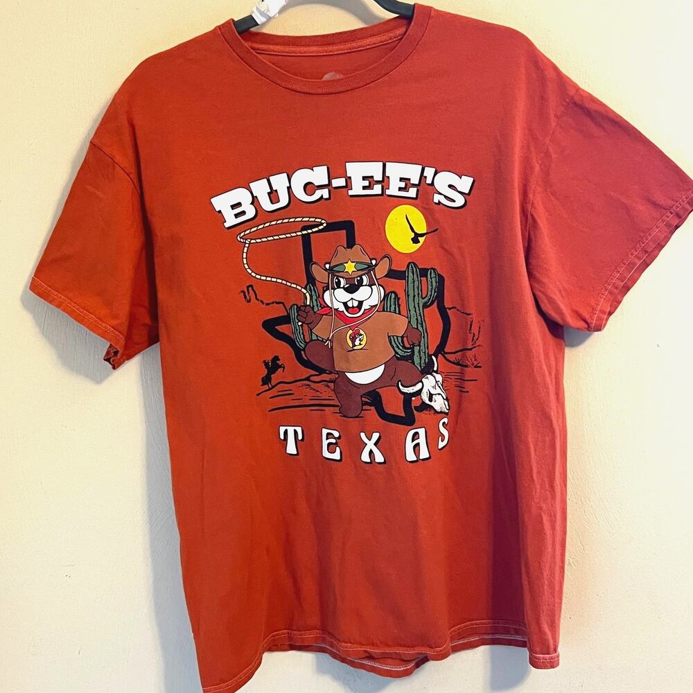 Buc-ees Texas Graphic T Shirt Size Large Cowboy Sheriff Buc-ee Beaver Iconic